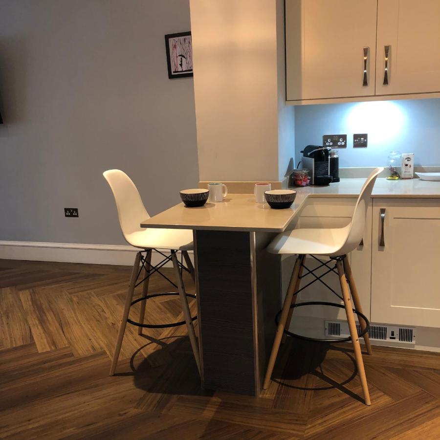 Stylish 2 Bedroom Apartment In Park Circus, West End Glasgow Exterior foto
